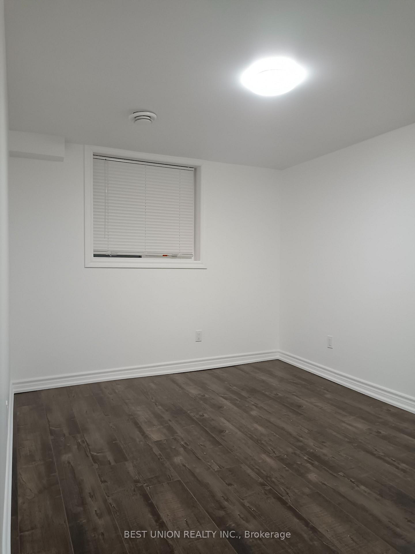 Photo 21 of 549 Glasgow Street, Kitchener, Westmount - Kitchener — HOMEH