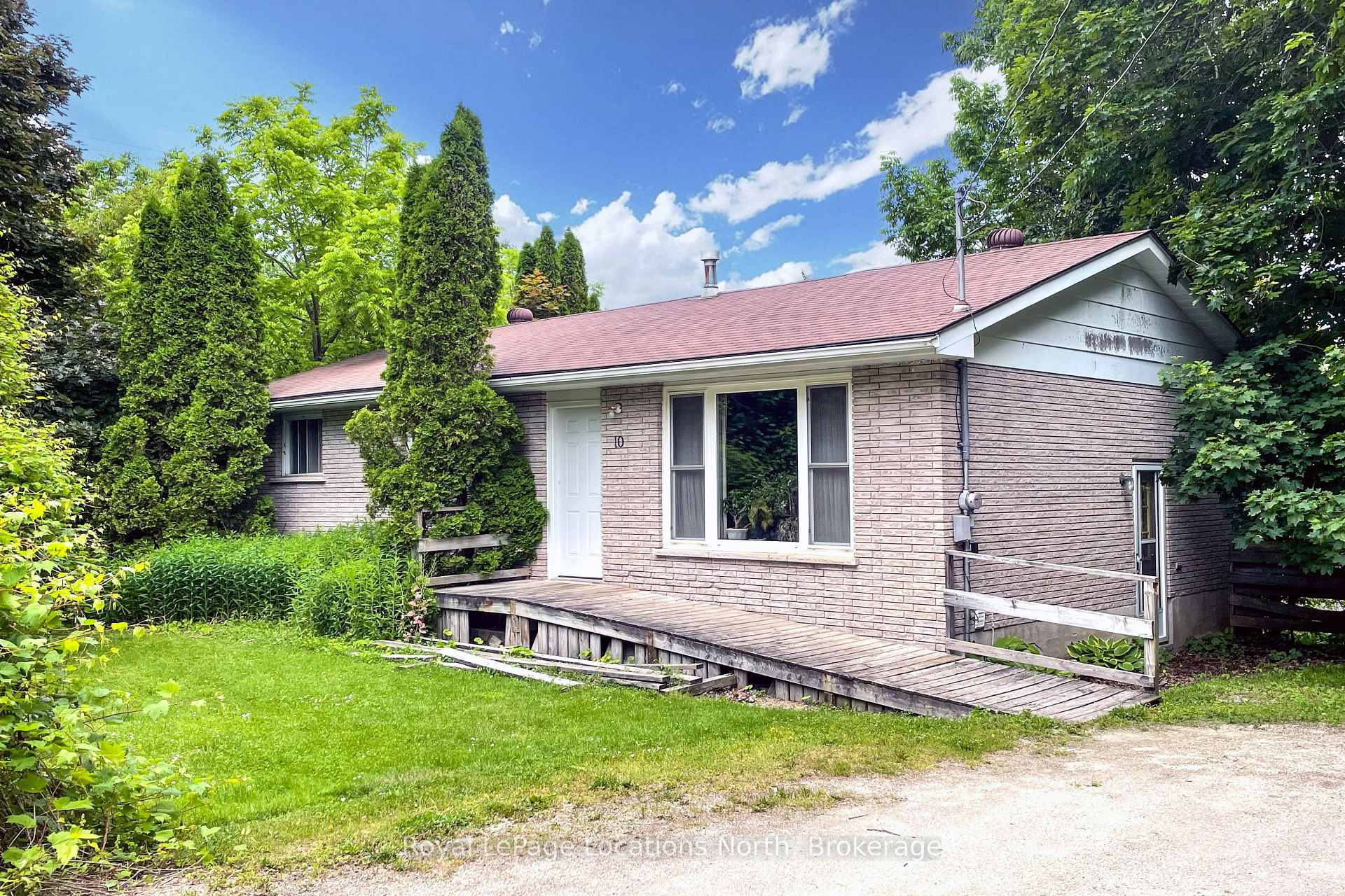Photo 2 of 10 Marshall Street E, Meaford — HOMEH