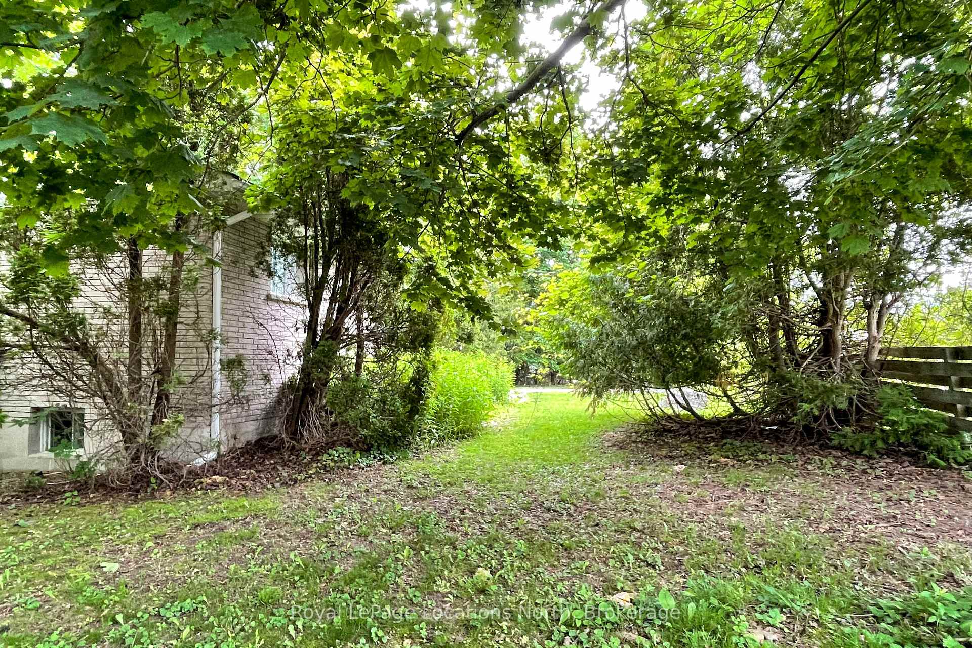 Photo 5 of 10 Marshall Street E, Meaford — HOMEH