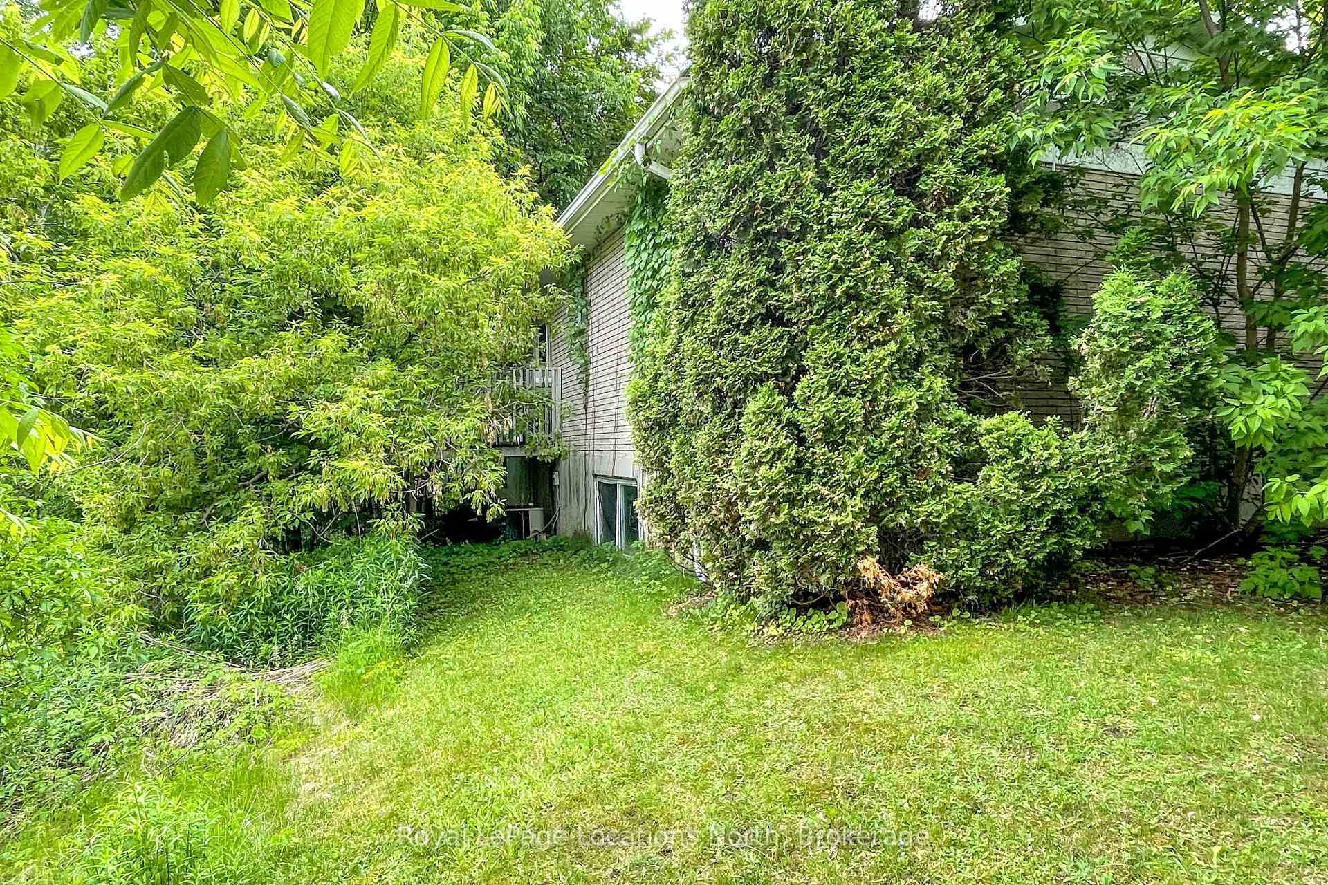 Photo 8 of 10 Marshall Street E, Meaford — HOMEH