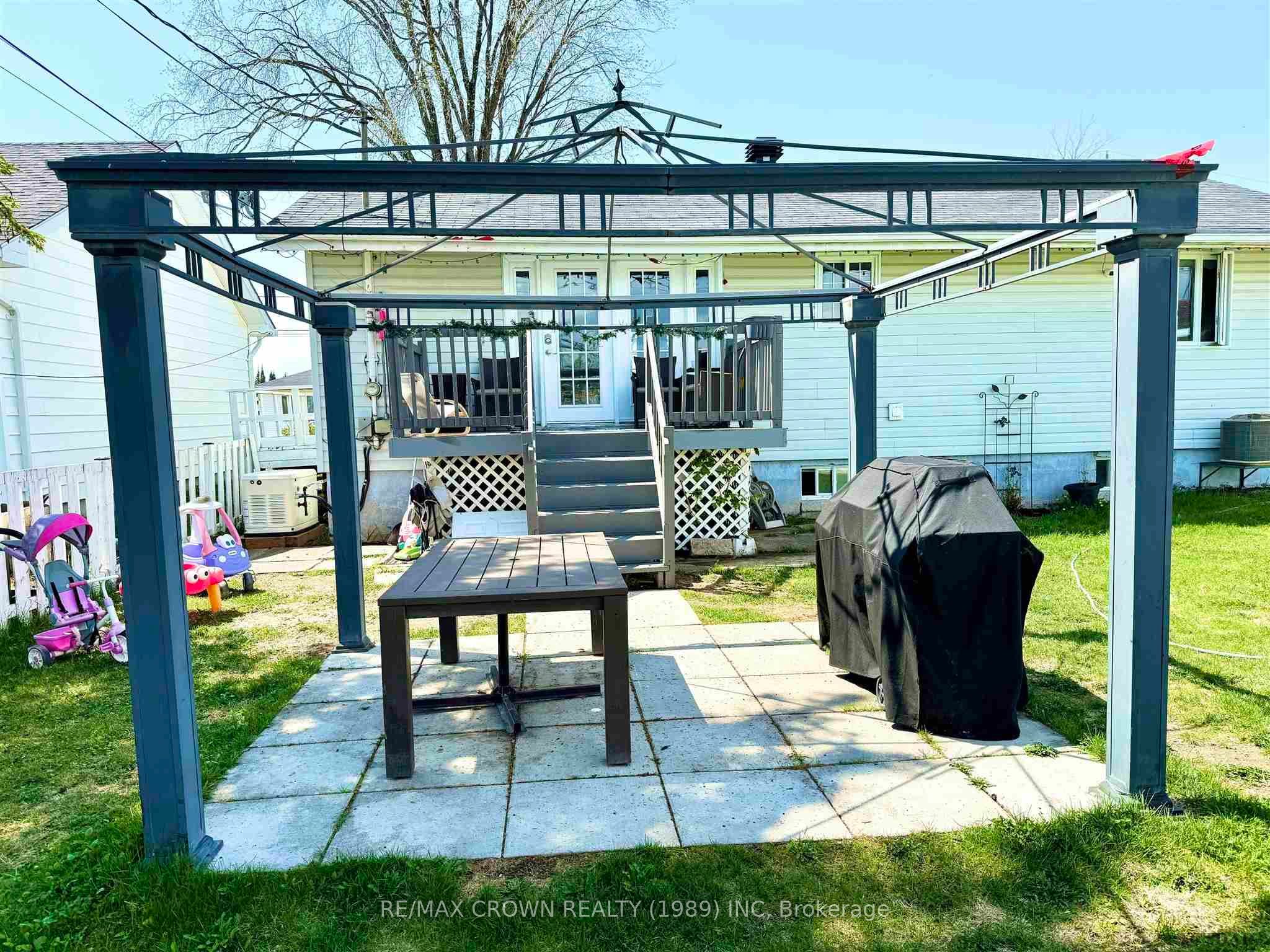 Photo 3 of 19 Balsam Avenue, Kapuskasing — HOMEH