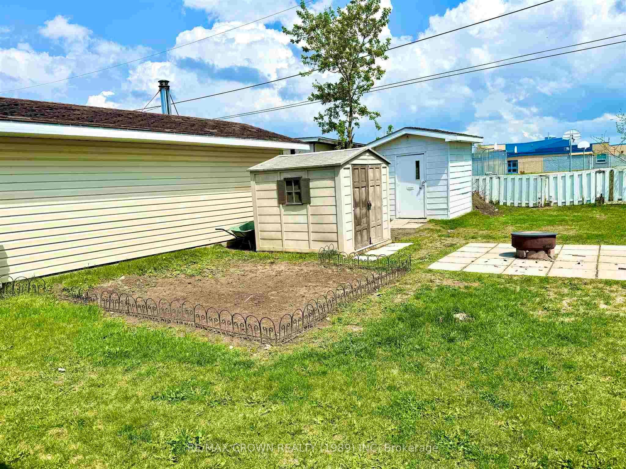 Photo 7 of 19 Balsam Avenue, Kapuskasing — HOMEH