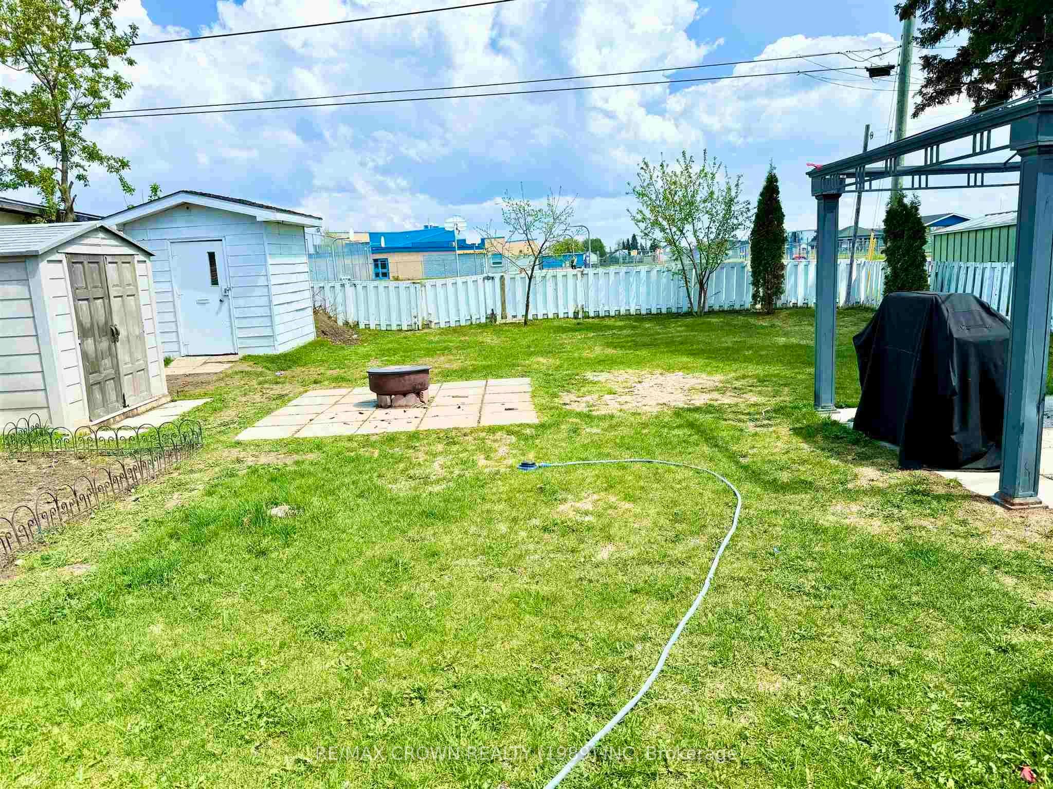 Photo 8 of 19 Balsam Avenue, Kapuskasing — HOMEH