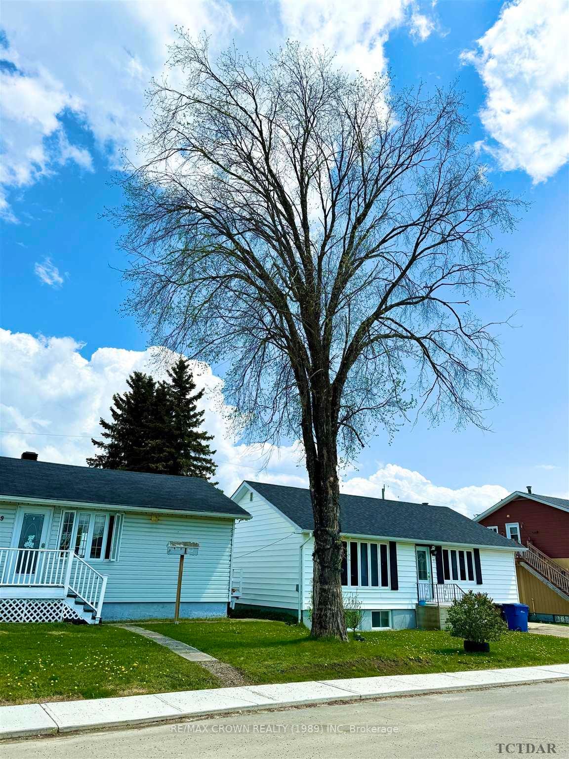 Photo 9 of 19 Balsam Avenue, Kapuskasing — HOMEH