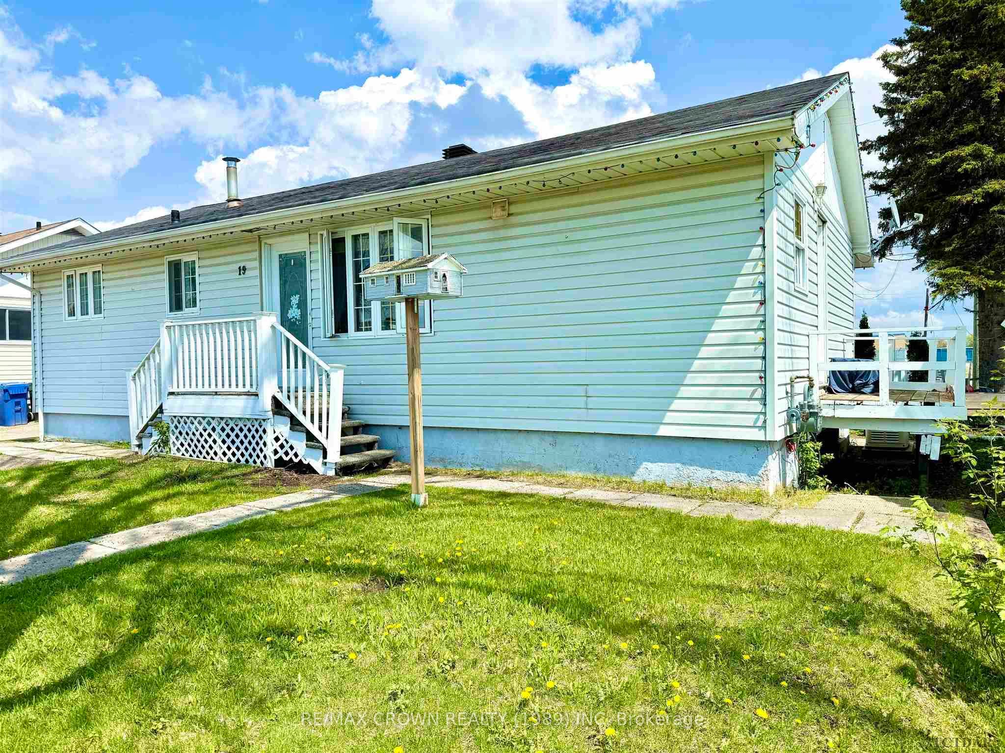 Photo 10 of 19 Balsam Avenue, Kapuskasing — HOMEH