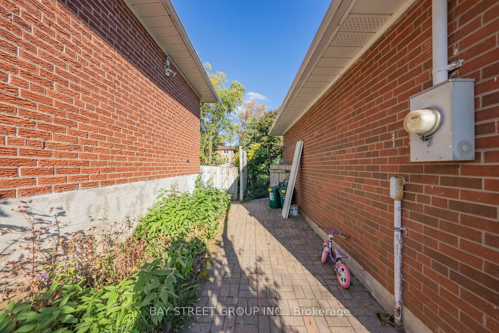 Photo 5 of Unit Basement, 43 Sherwood Forest Drive, Markham, Bullock — HOMEH