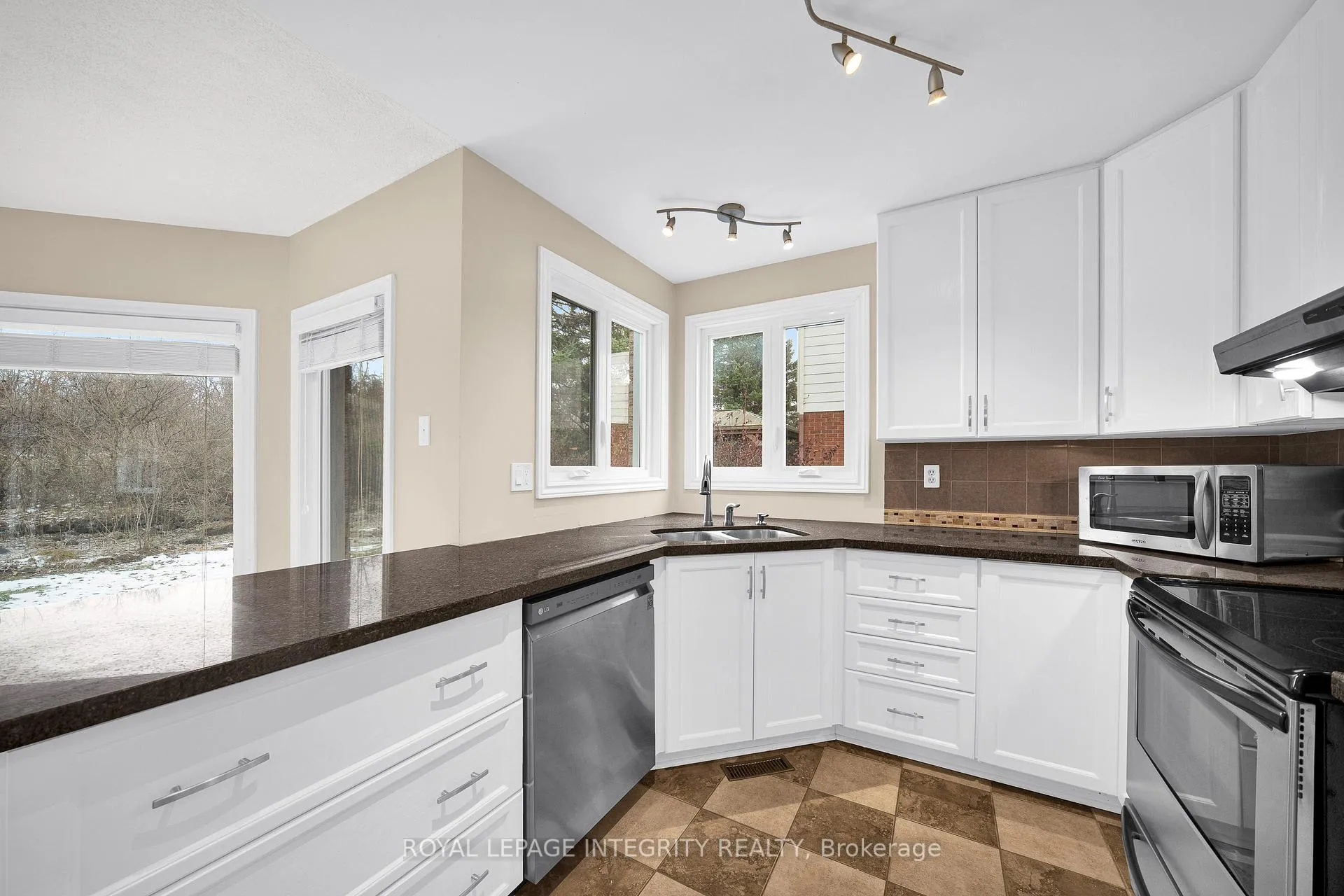 Photo 21 of 234 Walden Drive, Ottawa, Kanata - Kanata Lakes/Heritage Hills — HOMEH