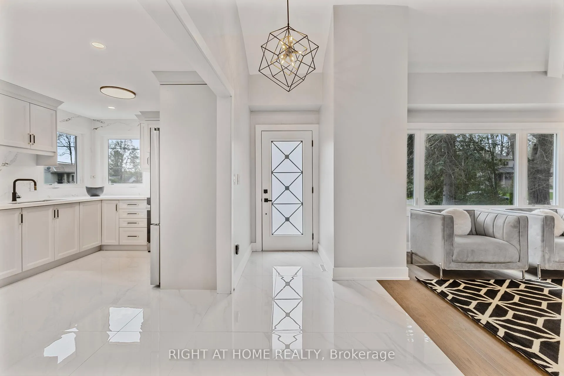 Photo 3 of Unit UPPER, 347 Mapledene Drive, Hamilton, Ancaster — HOMEH