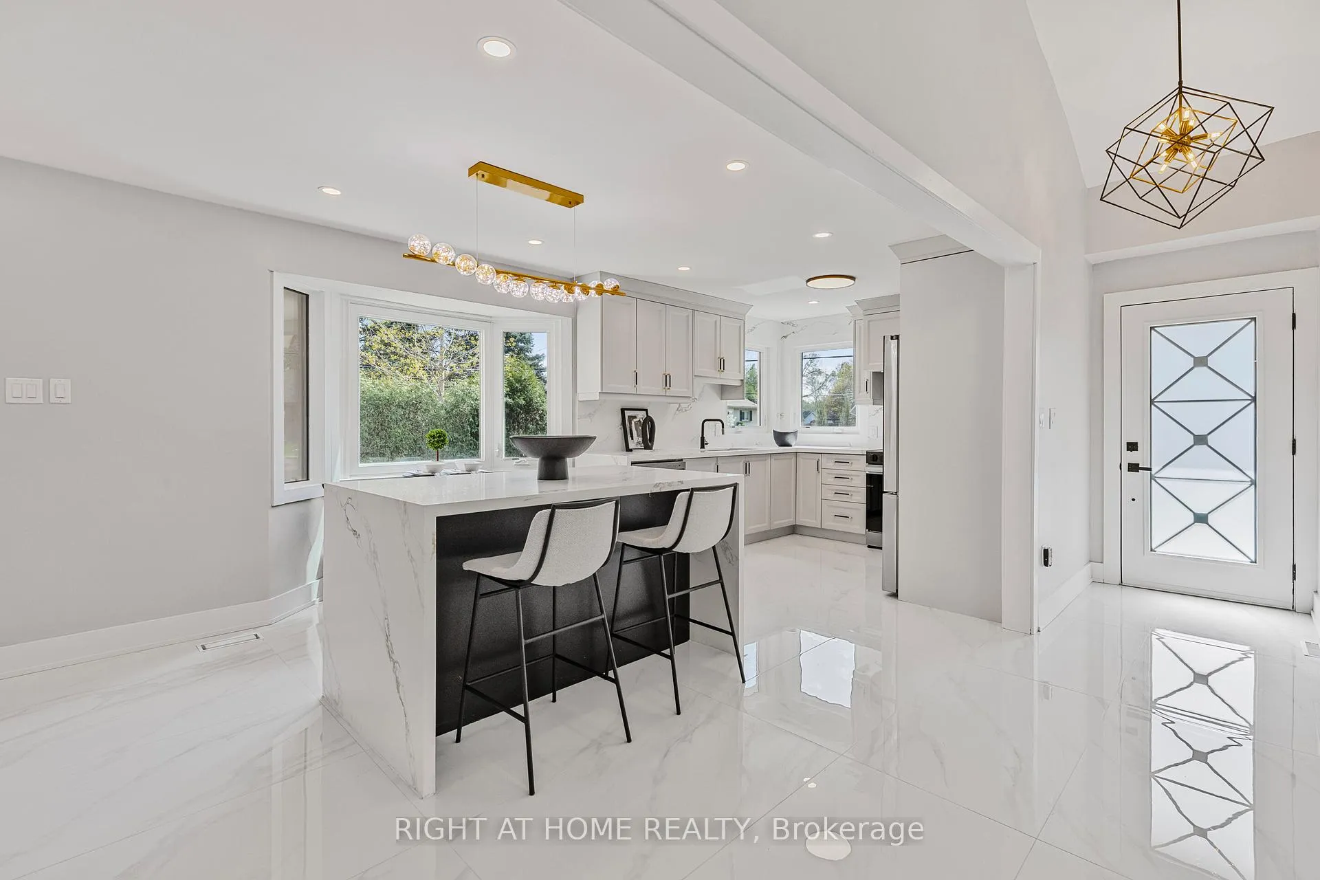Photo 6 of Unit UPPER, 347 Mapledene Drive, Hamilton, Ancaster — HOMEH