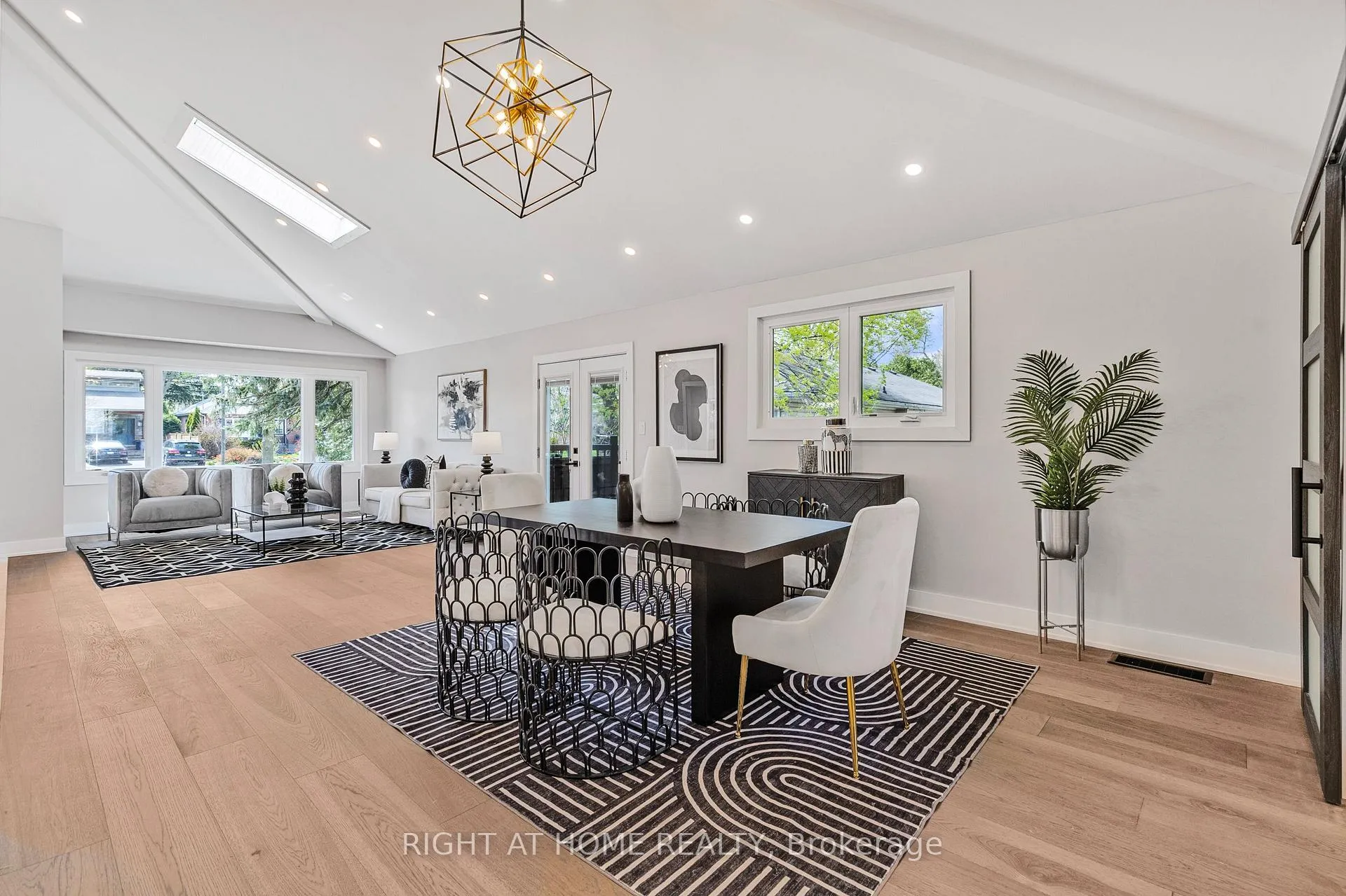 Photo 12 of Unit UPPER, 347 Mapledene Drive, Hamilton, Ancaster — HOMEH