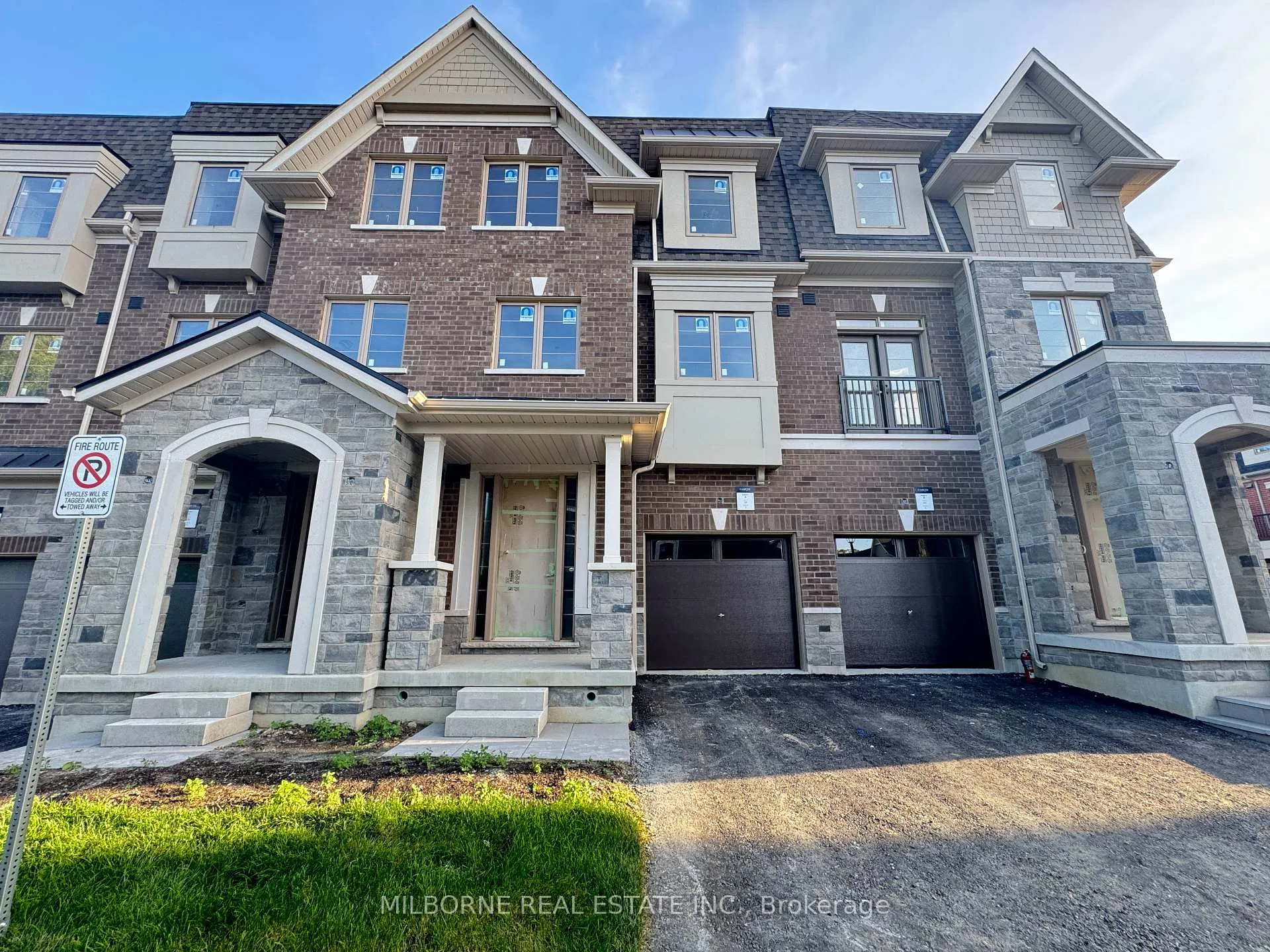 Photo 1 of 8 Jane Underhall Place, King, King City — HOMEH