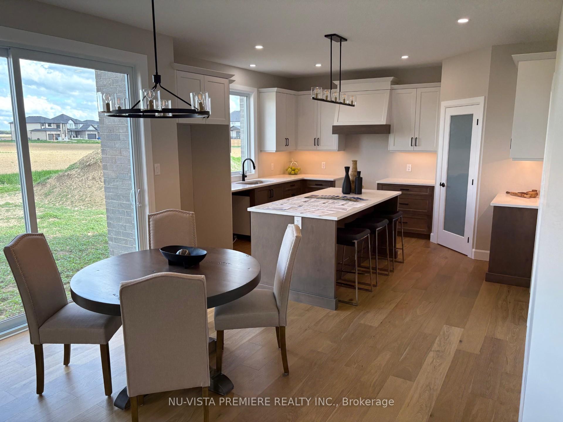Photo 5 of 125 Watts Drive, Lucan Biddulph, Lucan — HOMEH