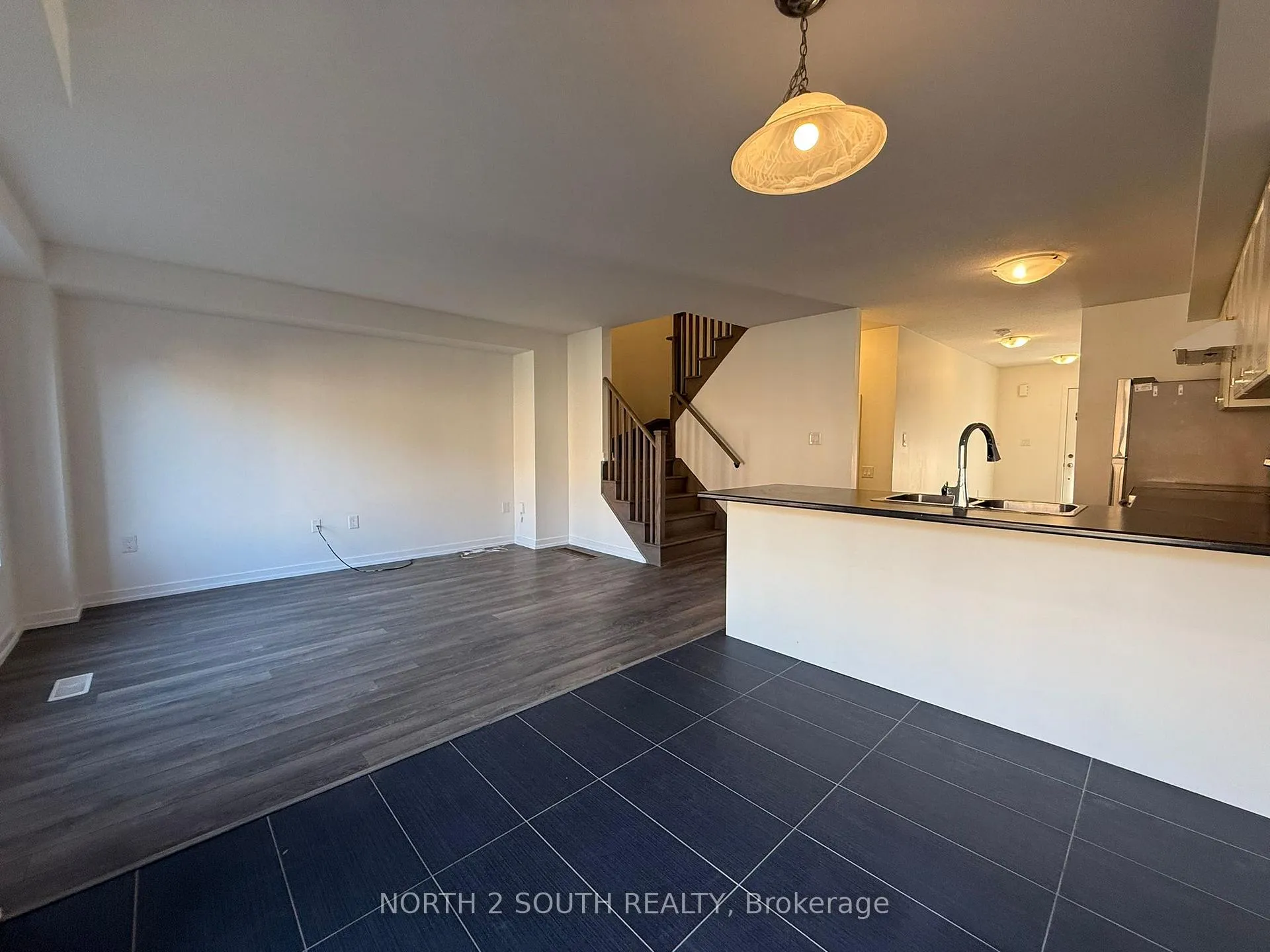 Photo 5 of 6 Bradshaw Drive, Hamilton, Stoney Creek Mountain — HOMEH