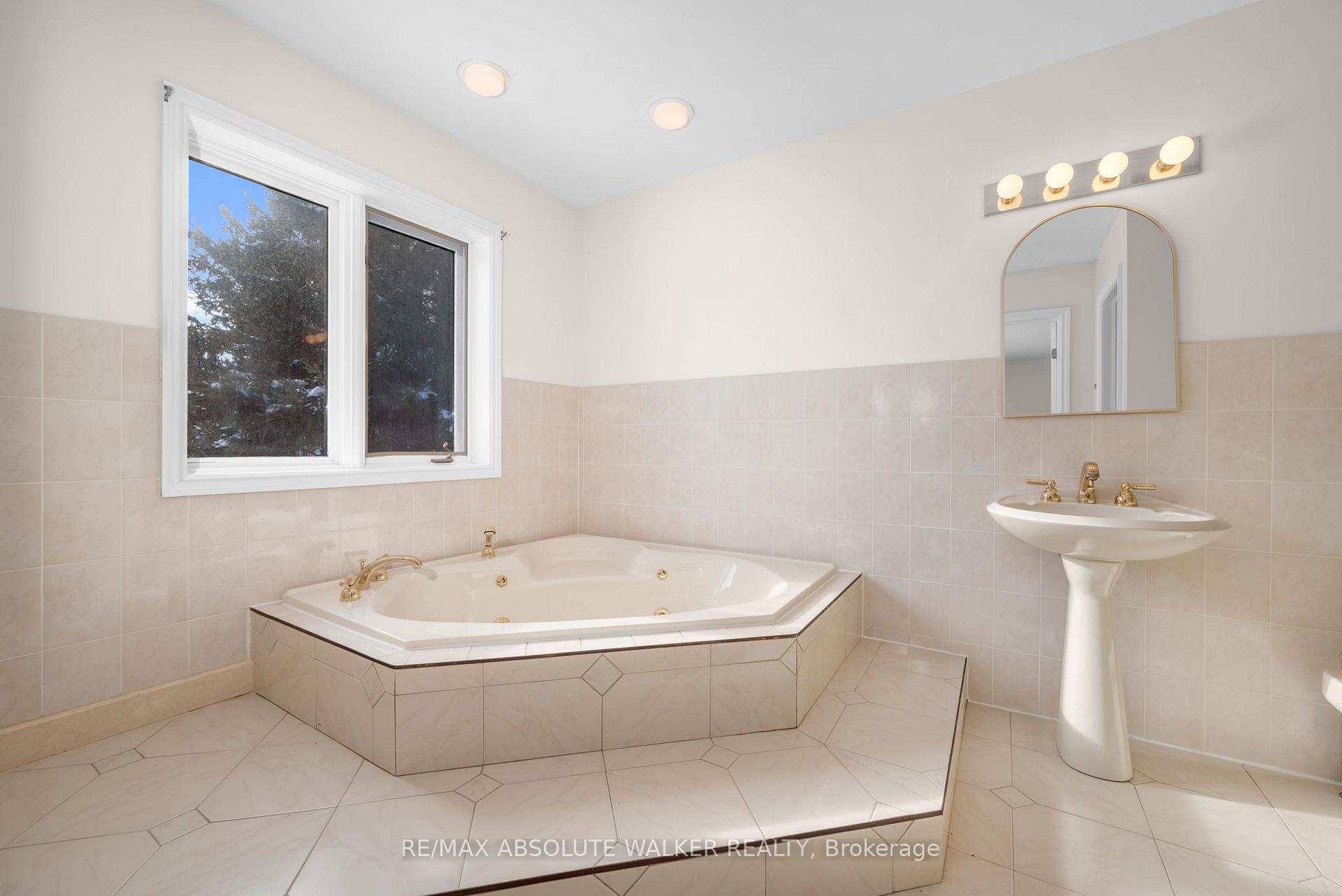 Photo 22 of 1072 Bravar Drive, Ottawa, Manotick Long Island & Nicholls Island — HOMEH