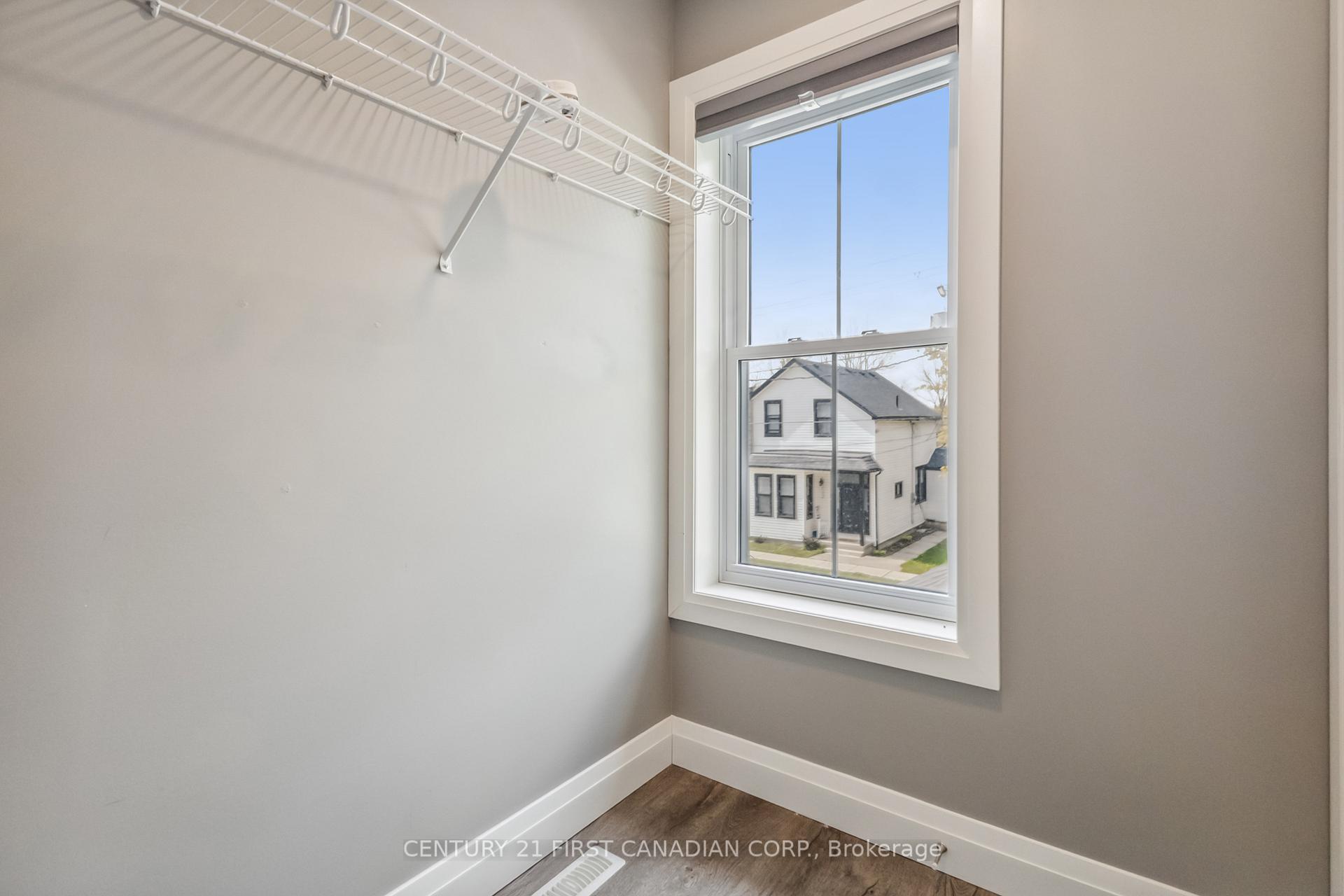 Photo 33 of 131 Francis Street, Lucan Biddulph, Lucan — HOMEH
