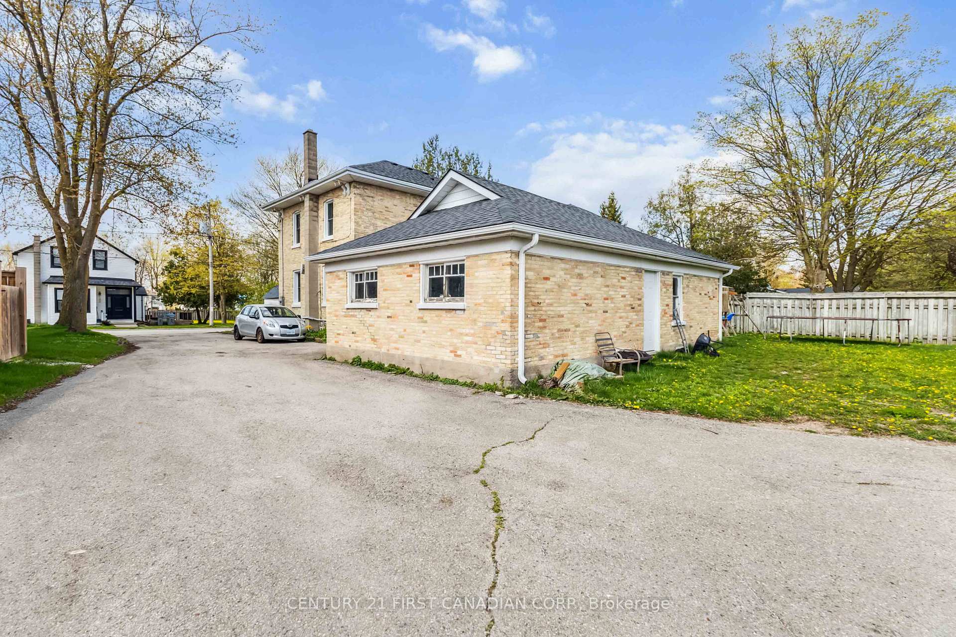 Photo 37 of 131 Francis Street, Lucan Biddulph, Lucan — HOMEH