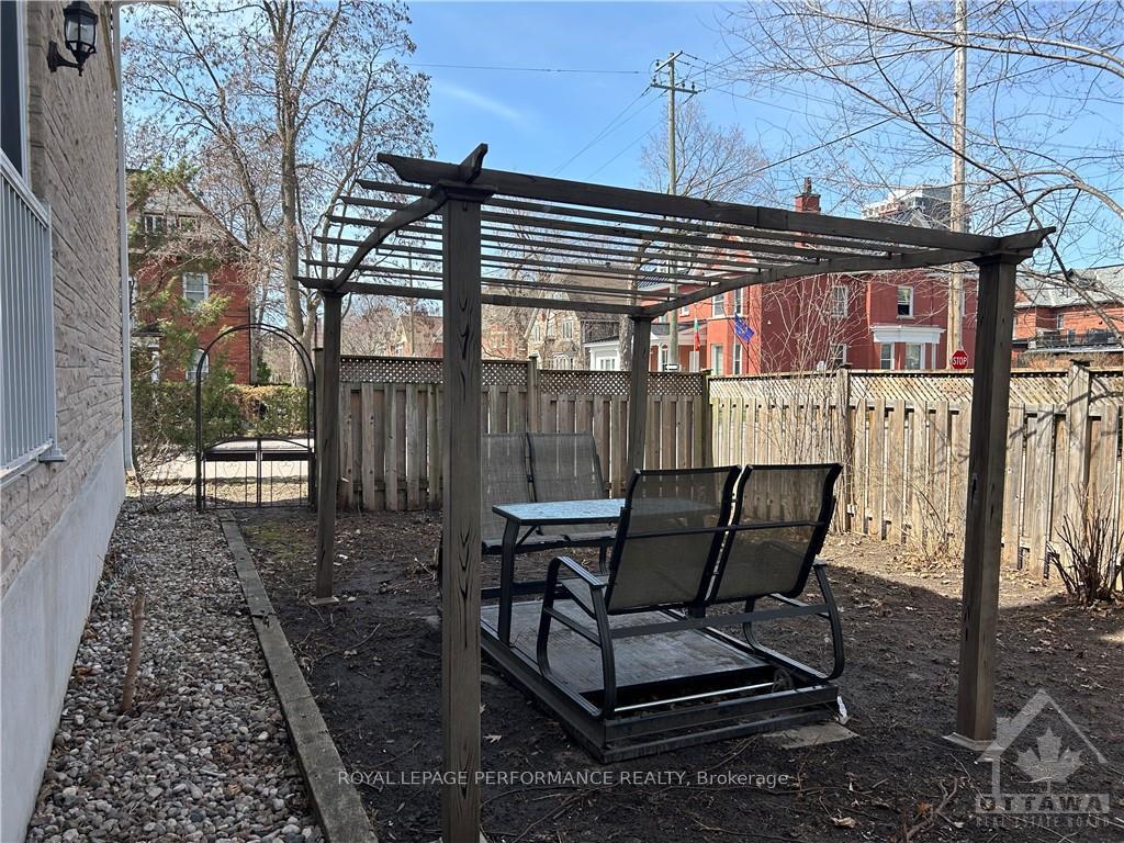 Photo 3 of 225 Cobourg Street, Ottawa, Sandy Hill — HOMEH