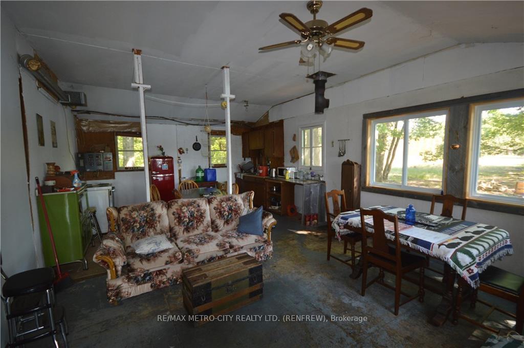 Photo 5 of 2266 Chaspeski Lane, Horton, Horton Twp — HOMEH