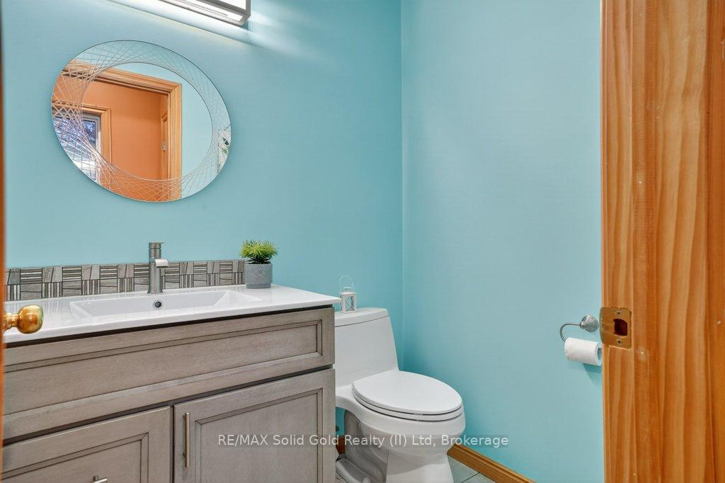 Photo 14 of 28 Troy Street, Kitchener — HOMEH