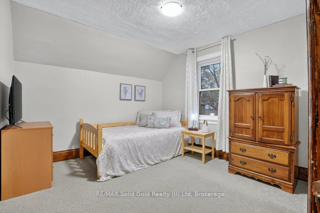 Photo 16 of 28 Troy Street, Kitchener — HOMEH