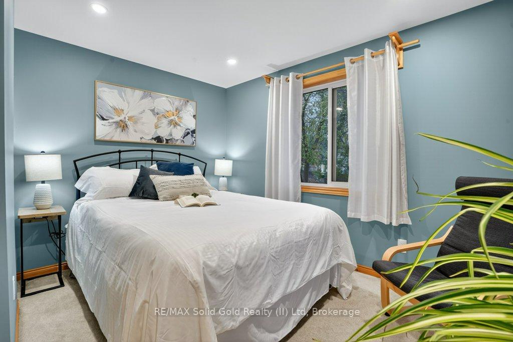 Photo 17 of 28 Troy Street, Kitchener — HOMEH