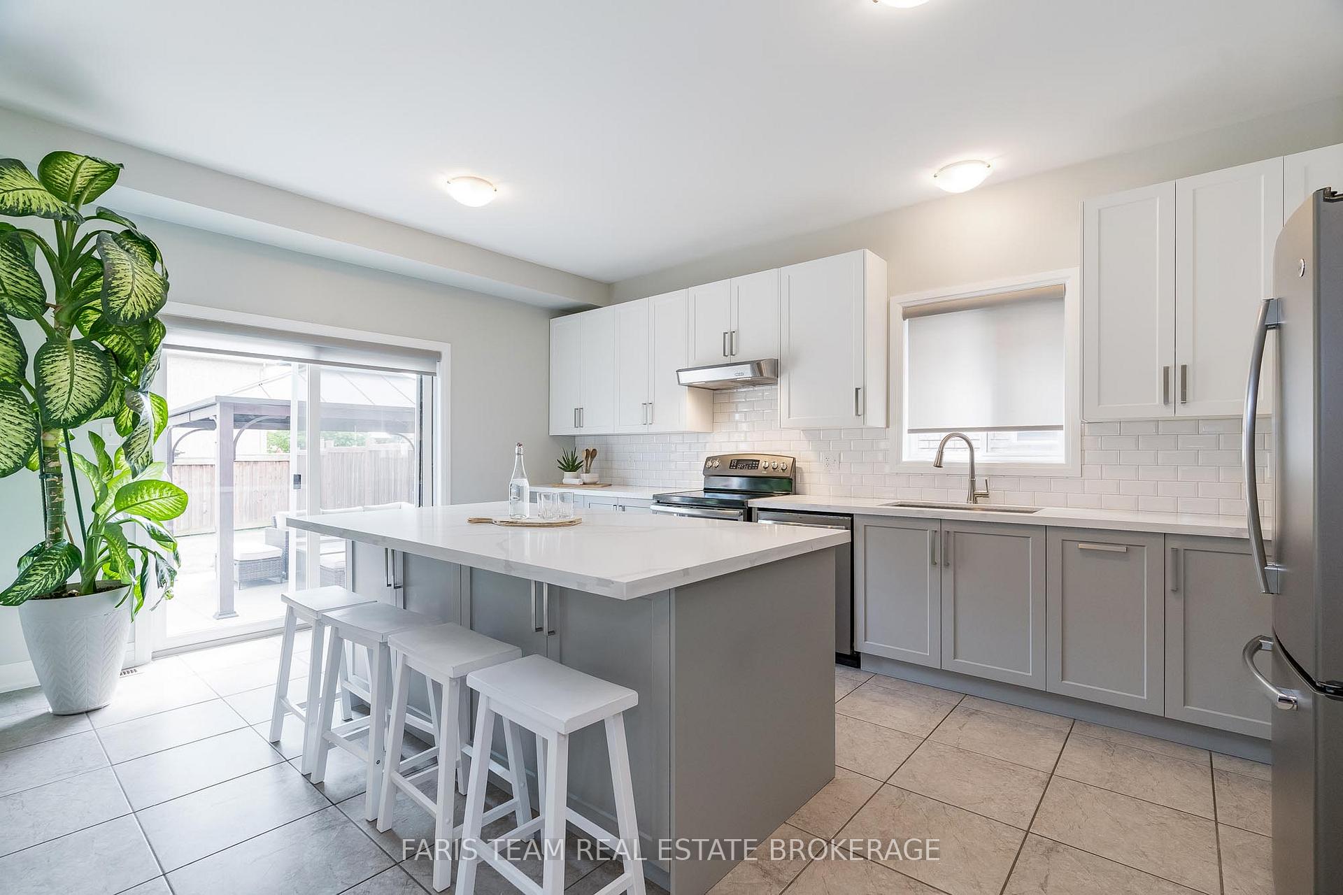 Photo 5 of 1377 Sheldon Street, Innisfil, Alcona — HOMEH
