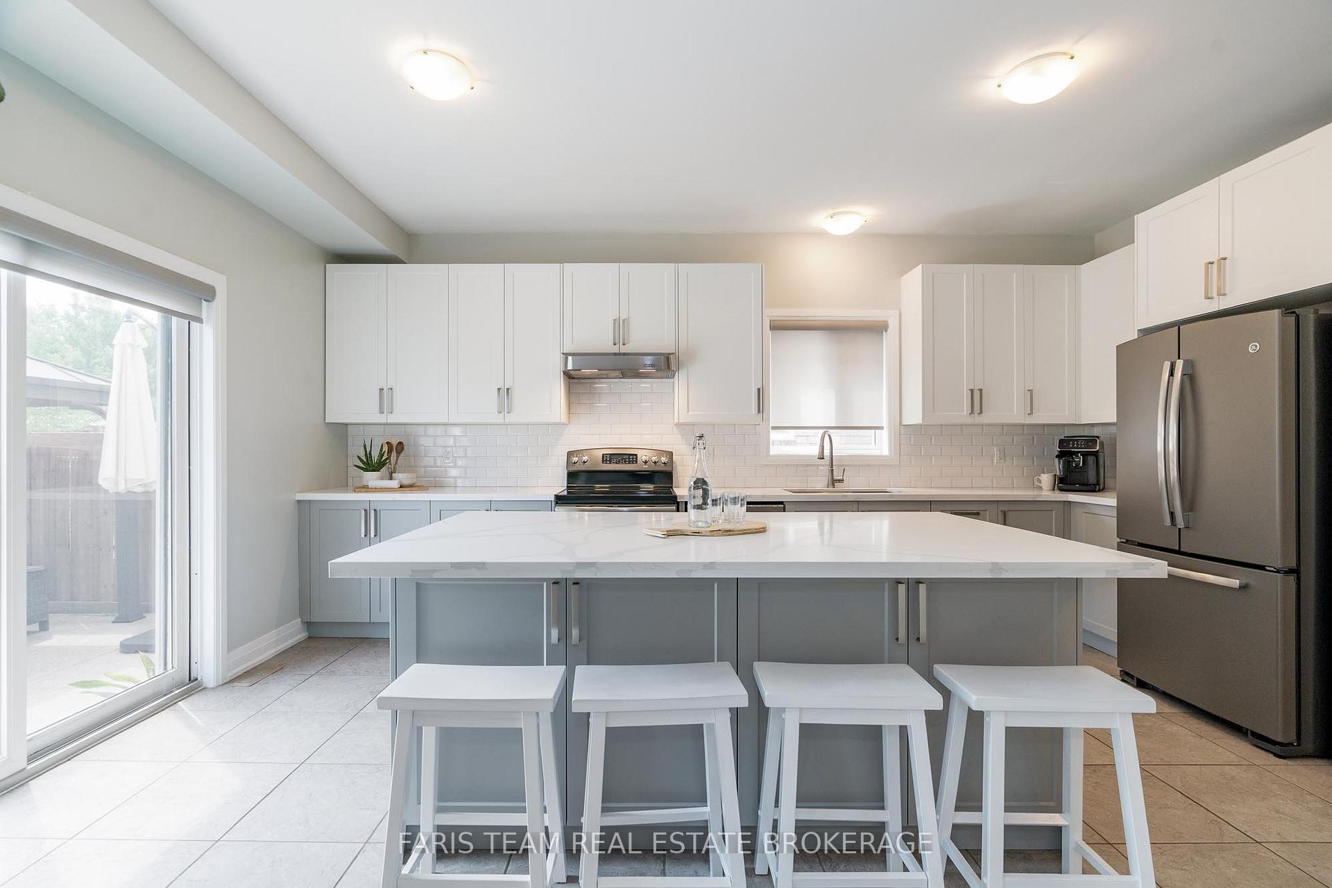Photo 6 of 1377 Sheldon Street, Innisfil, Alcona — HOMEH