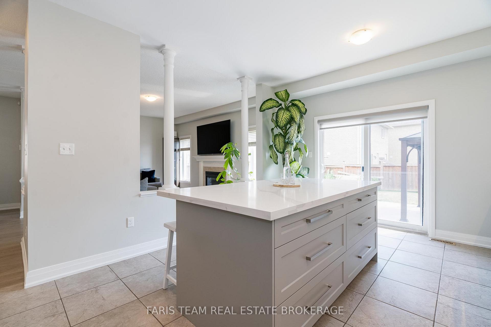 Photo 10 of 1377 Sheldon Street, Innisfil, Alcona — HOMEH