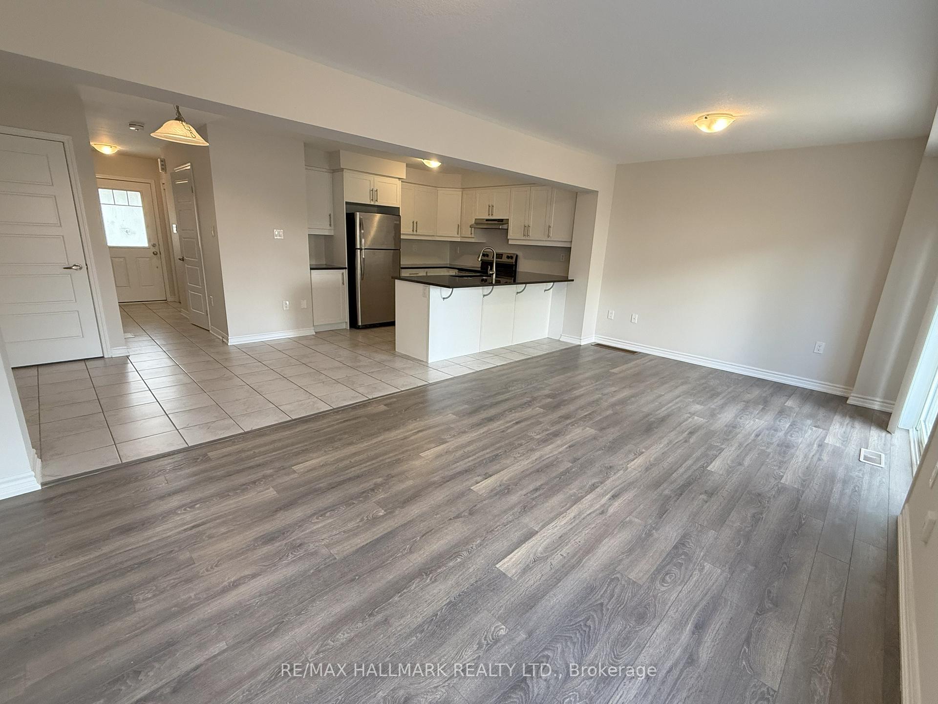 Photo 5 of 262 Waterbrook Lane, Kitchener — HOMEH