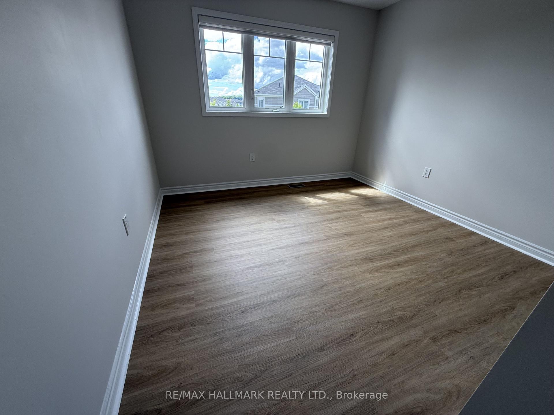 Photo 17 of 262 Waterbrook Lane, Kitchener — HOMEH