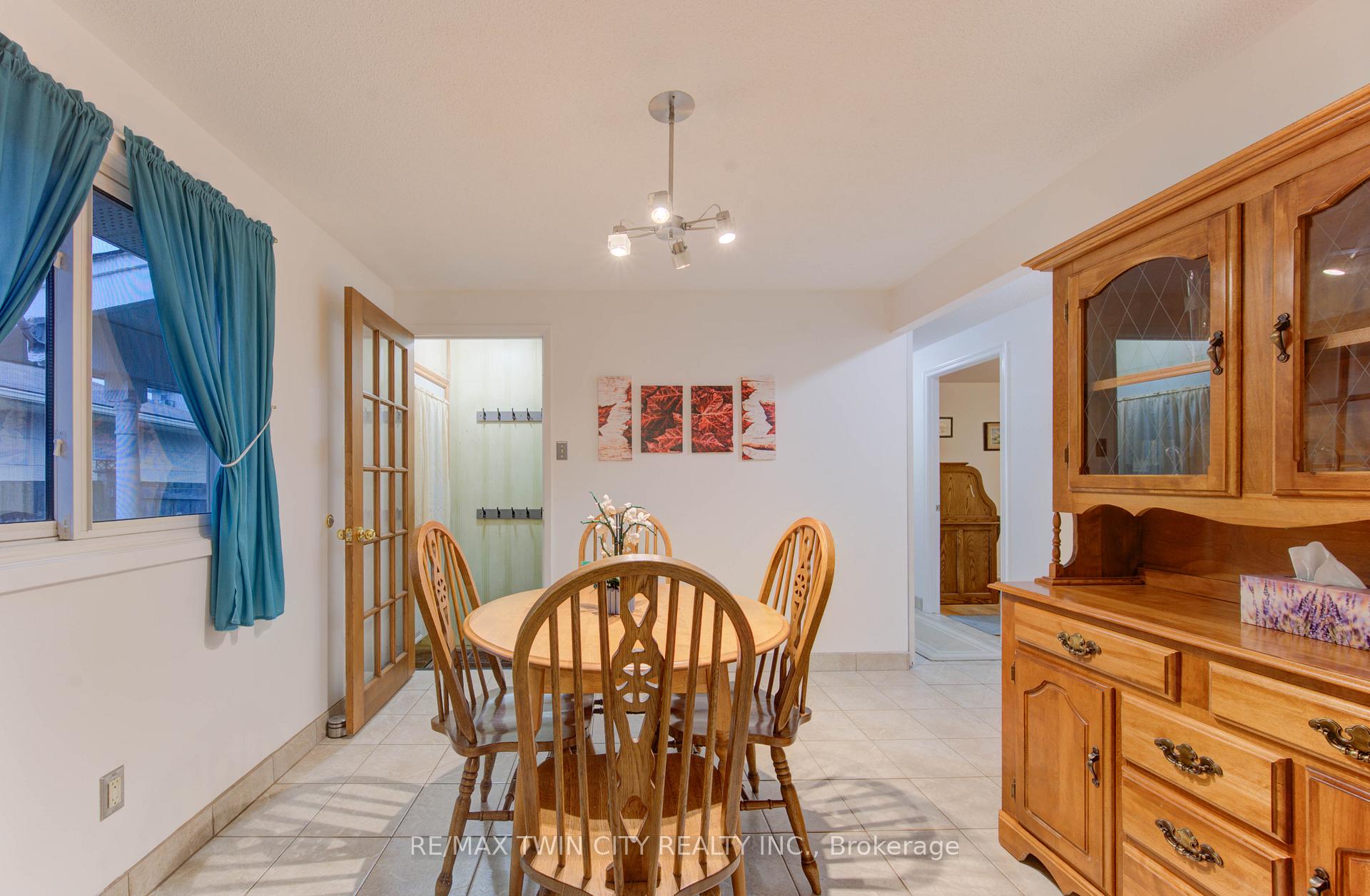 Photo 21 of 114 Selkirk Drive, Kitchener — HOMEH