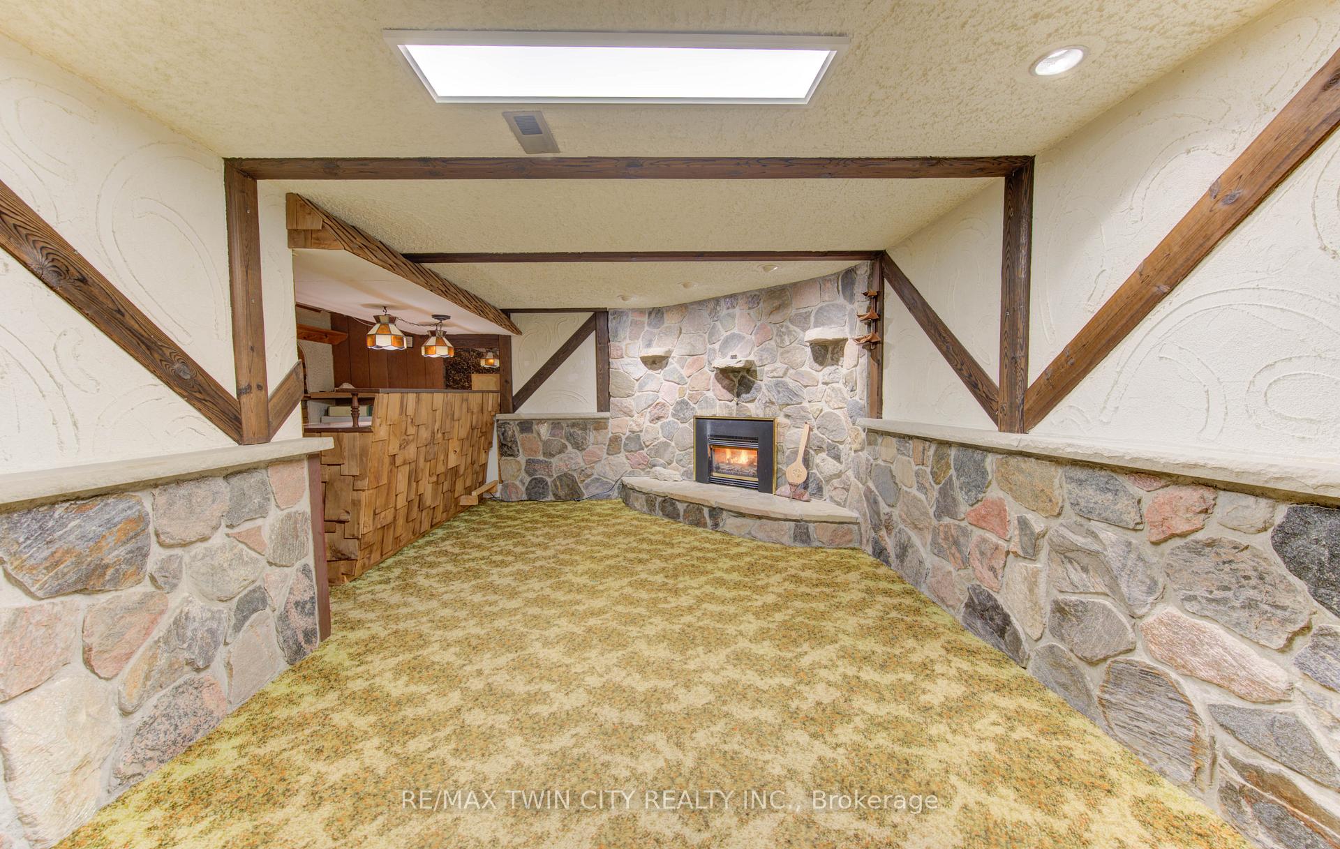 Photo 23 of 114 Selkirk Drive, Kitchener — HOMEH