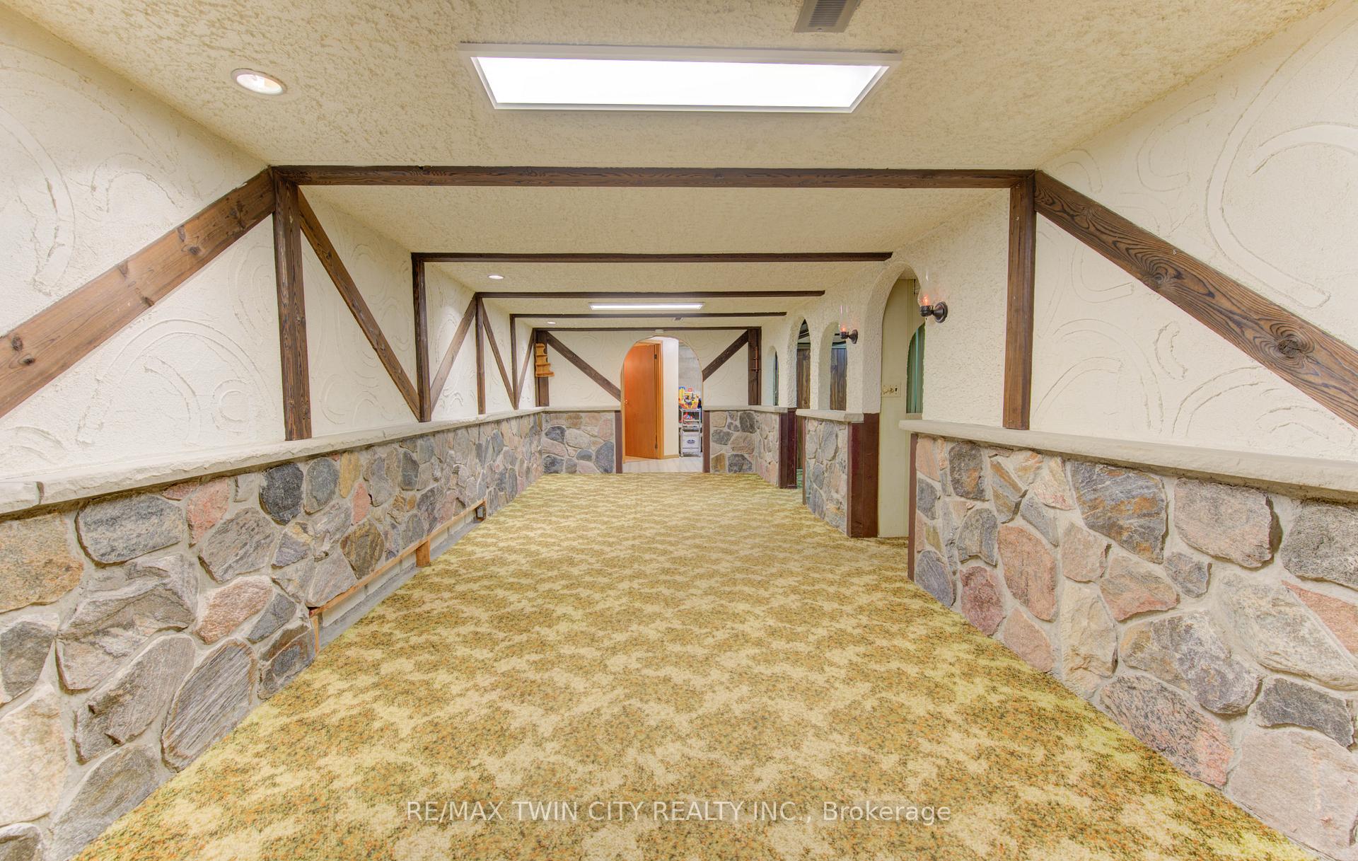 Photo 25 of 114 Selkirk Drive, Kitchener — HOMEH