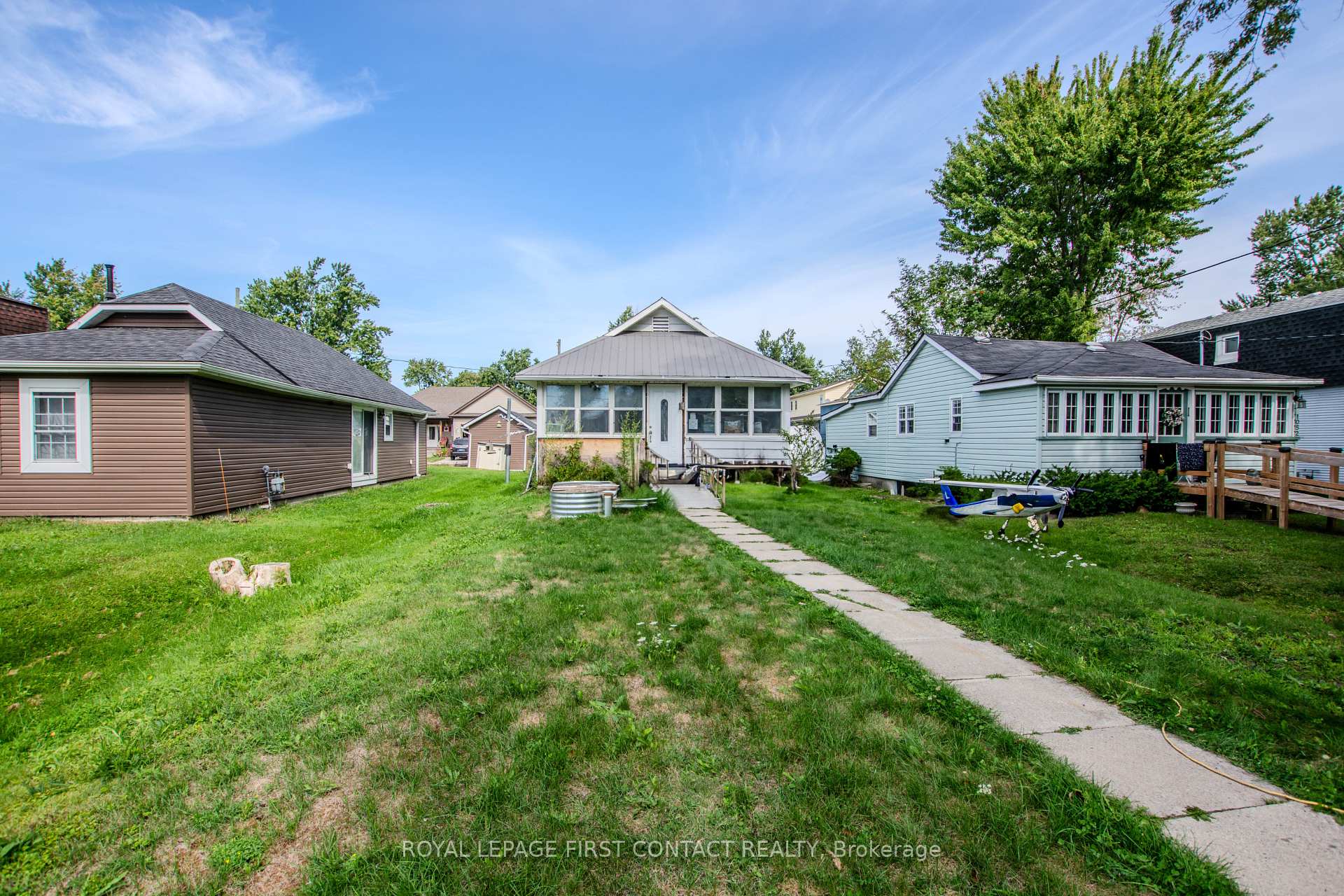Photo 3 of 1056 Wood Street, Innisfil, Rural Innisfil — HOMEH