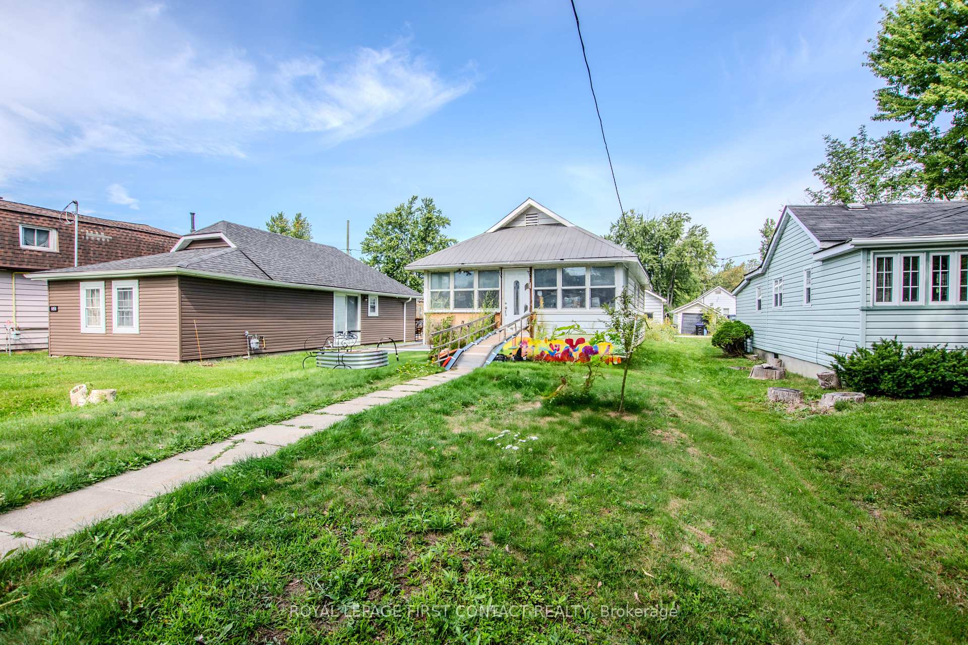 Photo 5 of 1056 Wood Street, Innisfil, Rural Innisfil — HOMEH