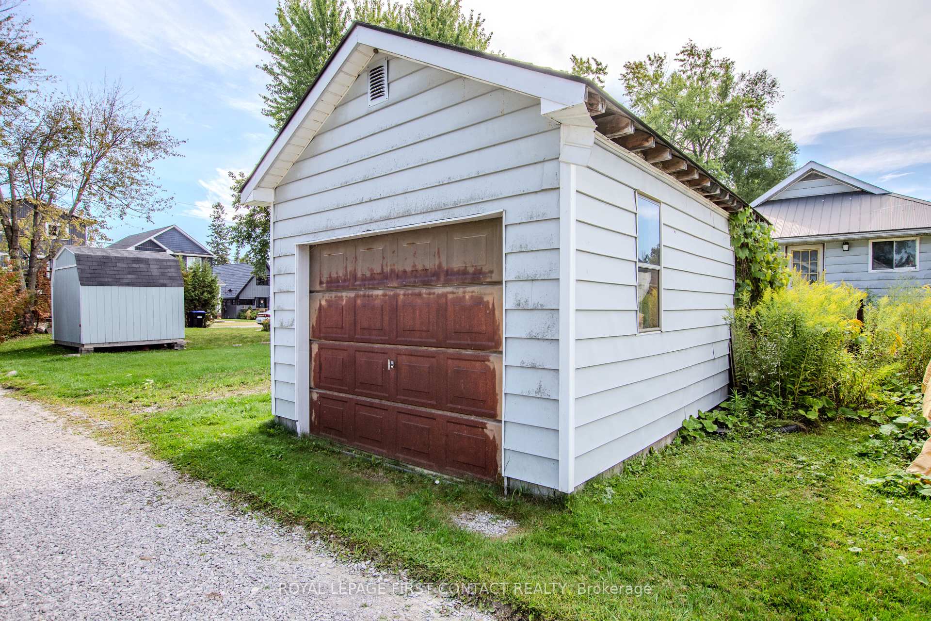 Photo 9 of 1056 Wood Street, Innisfil, Rural Innisfil — HOMEH