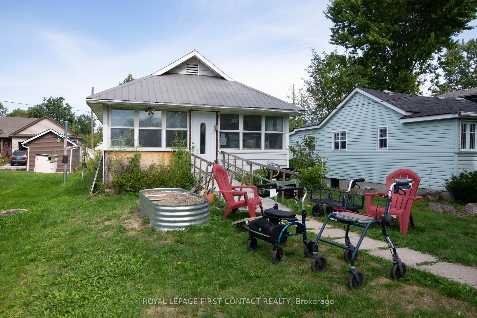 Photo 11 of 1056 Wood Street, Innisfil, Rural Innisfil — HOMEH