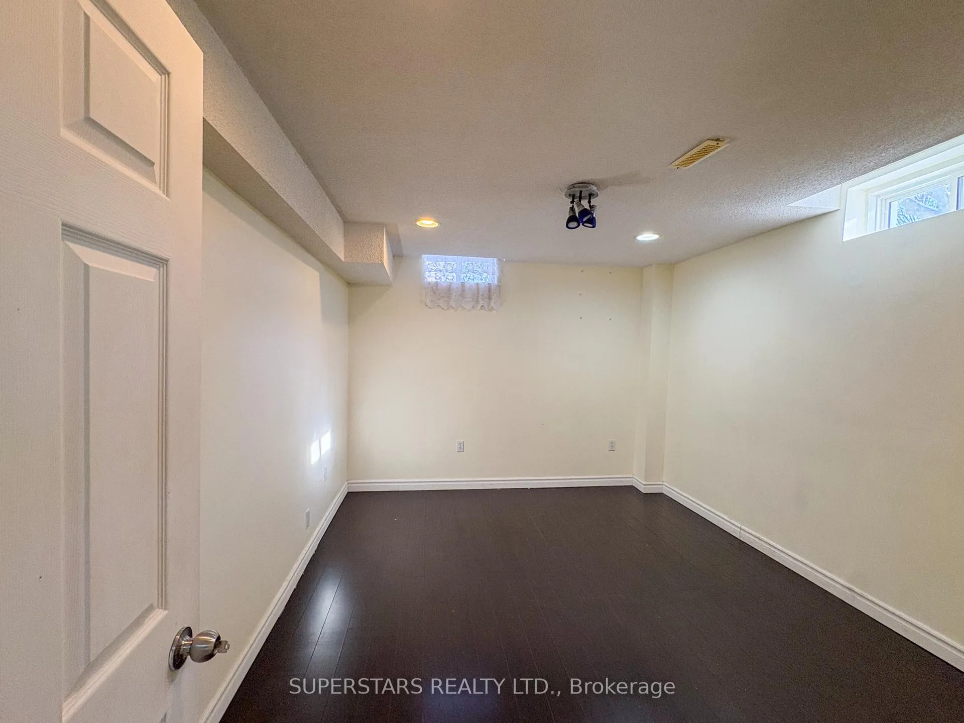 Photo 5 of Unit Bsmt, 161 Mary Pearson Drive, Markham, Middlefield — HOMEH