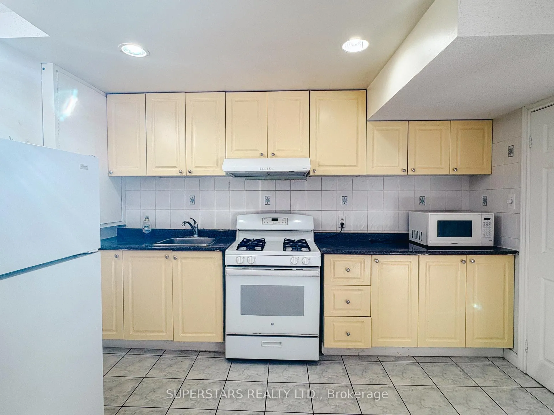 Photo 10 of Unit Bsmt, 161 Mary Pearson Drive, Markham, Middlefield — HOMEH