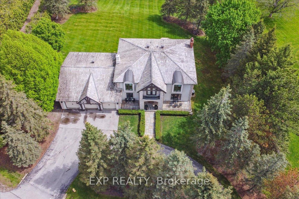 Photo 4 of 71 Manitou Drive, King, King City — HOMEH