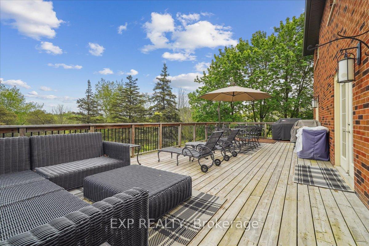 Photo 35 of 71 Manitou Drive, King, King City — HOMEH