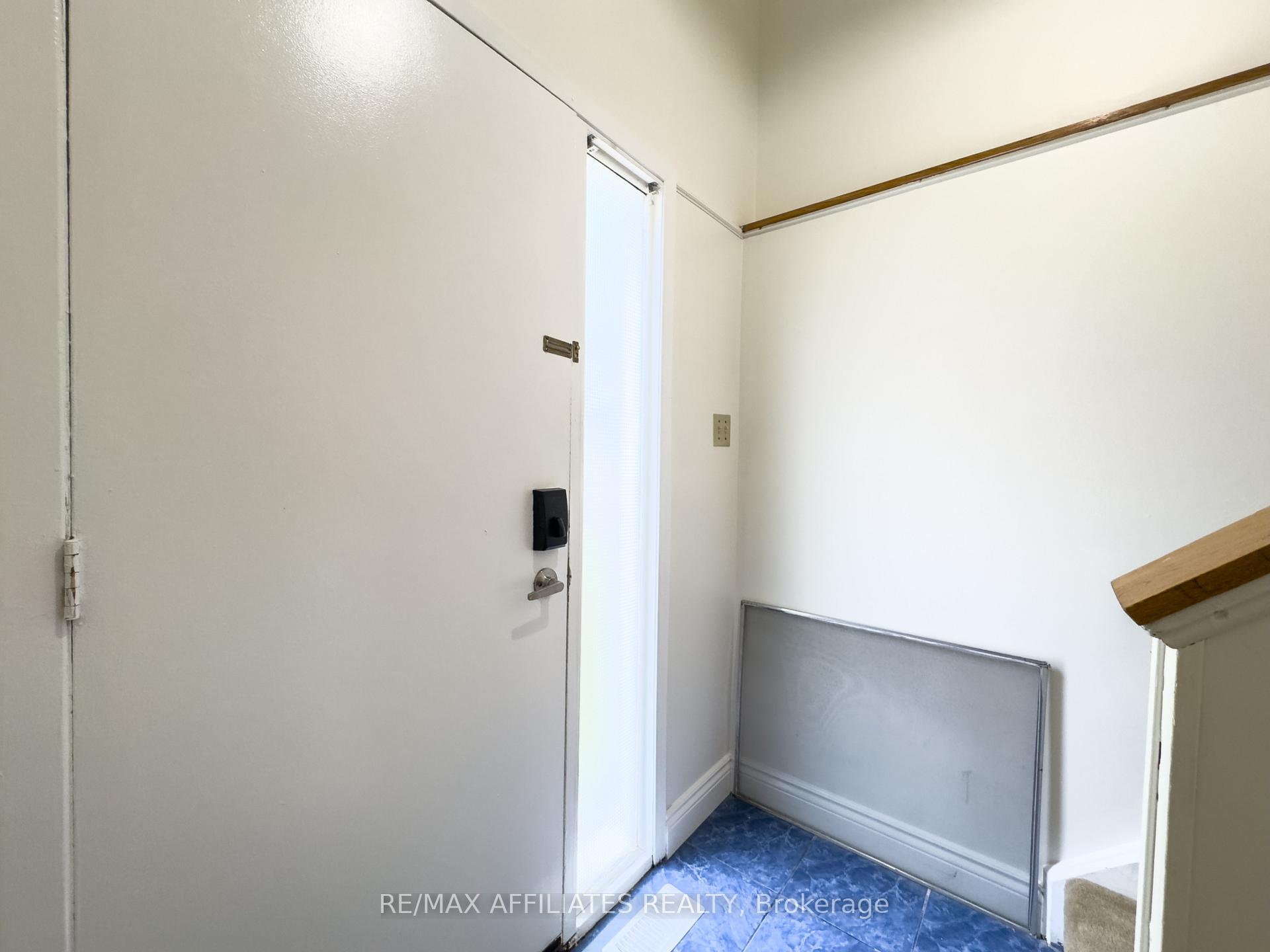 Photo 5 of Unit Lower, 222 Castlefrank Road, Ottawa, Kanata - Glencairn/Hazeldean — HOMEH