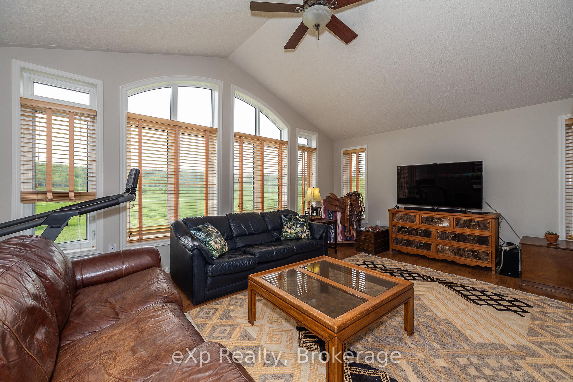 Photo 3 of 46304 Old Mail Road, Meaford — HOMEH