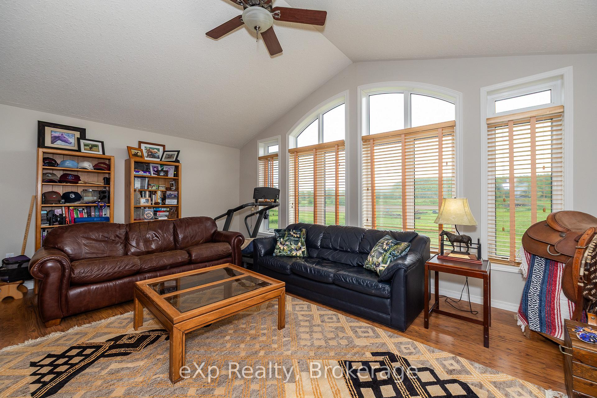 Photo 4 of 46304 Old Mail Road, Meaford — HOMEH