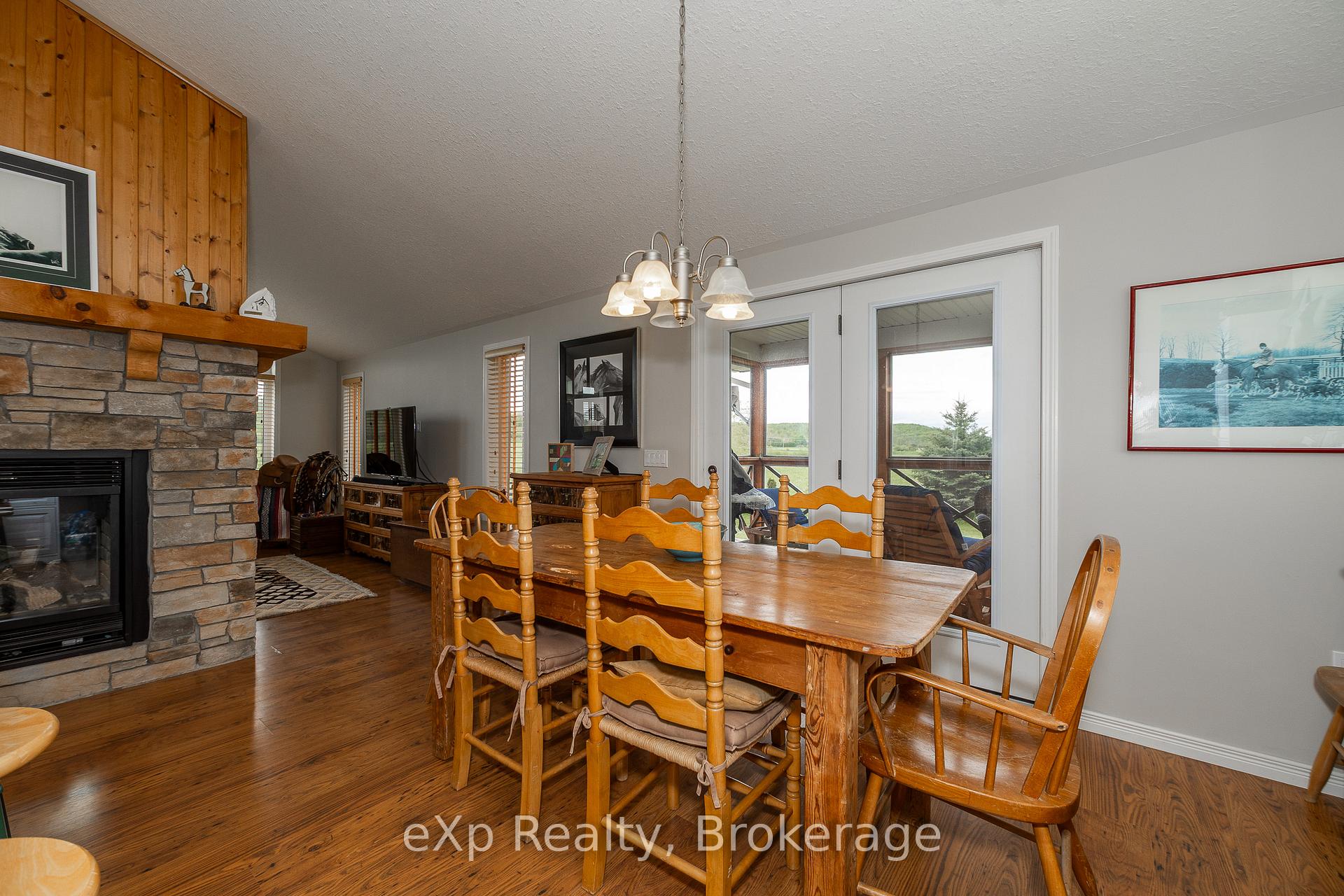 Photo 7 of 46304 Old Mail Road, Meaford — HOMEH