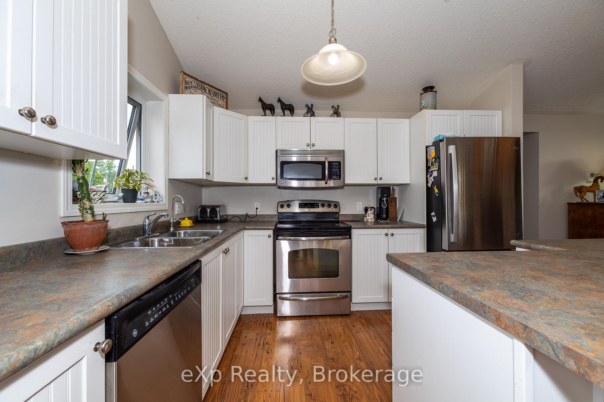 Photo 9 of 46304 Old Mail Road, Meaford — HOMEH