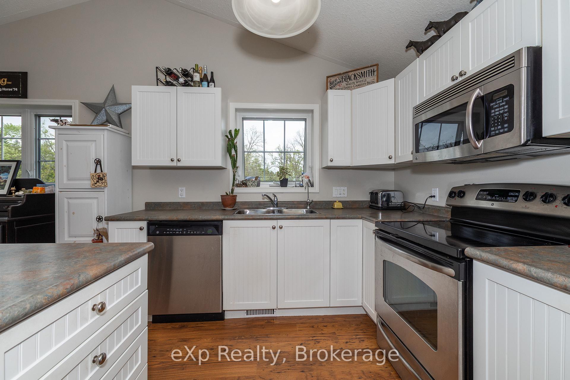Photo 10 of 46304 Old Mail Road, Meaford — HOMEH