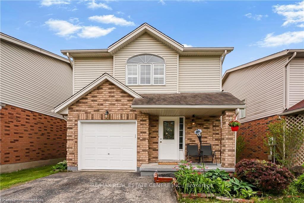 Front of Unit Upper, 257 Grey Fox Drive