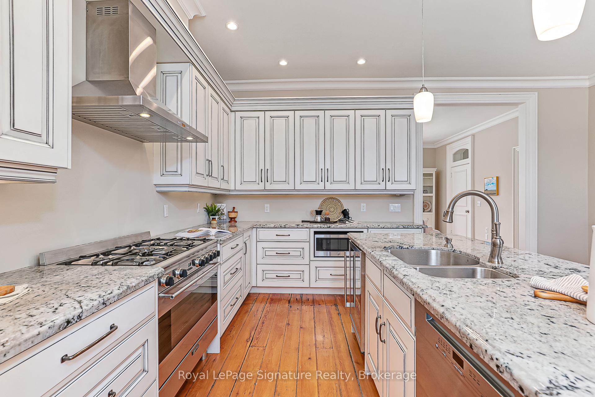 Photo 13 of 49 Denmark Street, Meaford — HOMEH