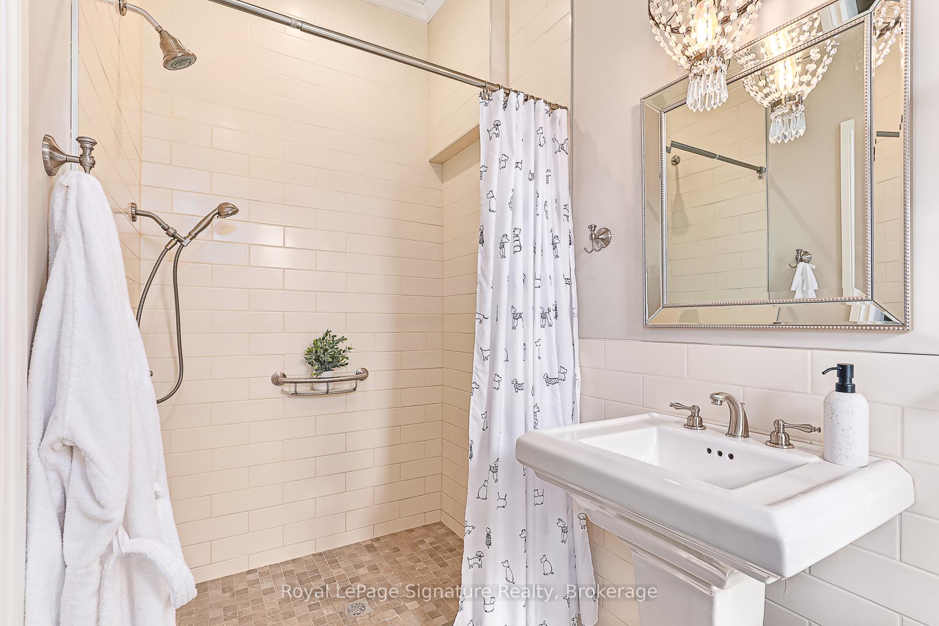 Photo 17 of 49 Denmark Street, Meaford — HOMEH